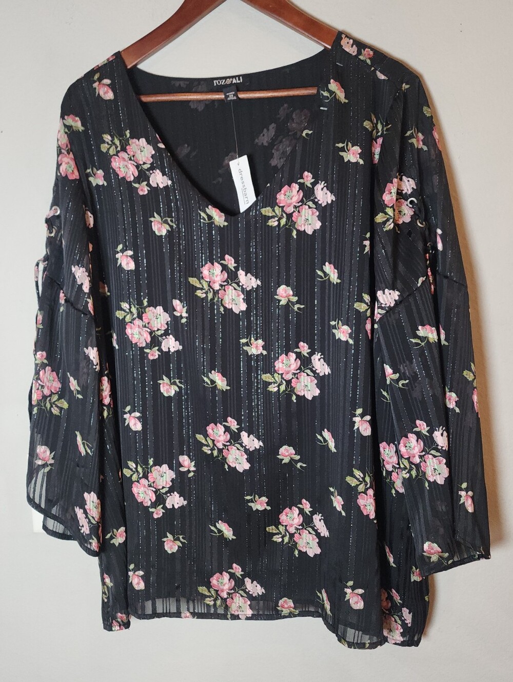 NWT Roz & Ali Black Floral Blouse Split Sleeve Lace Detail Silver Threading 2X
